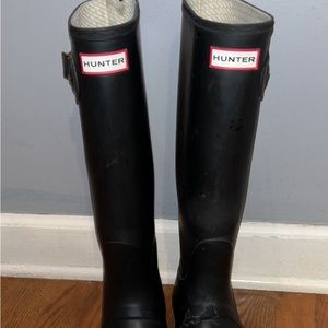 Women’s tall matte black hunter boots